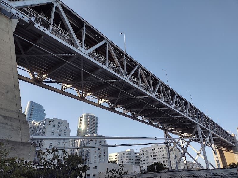 Rincon Hill Dog Park - Dog Park in San Francisco, CA | Indoor Dog Park